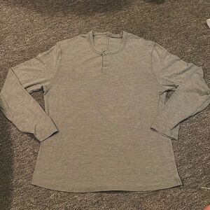 Mens LULULEMON long sleeve shirt
